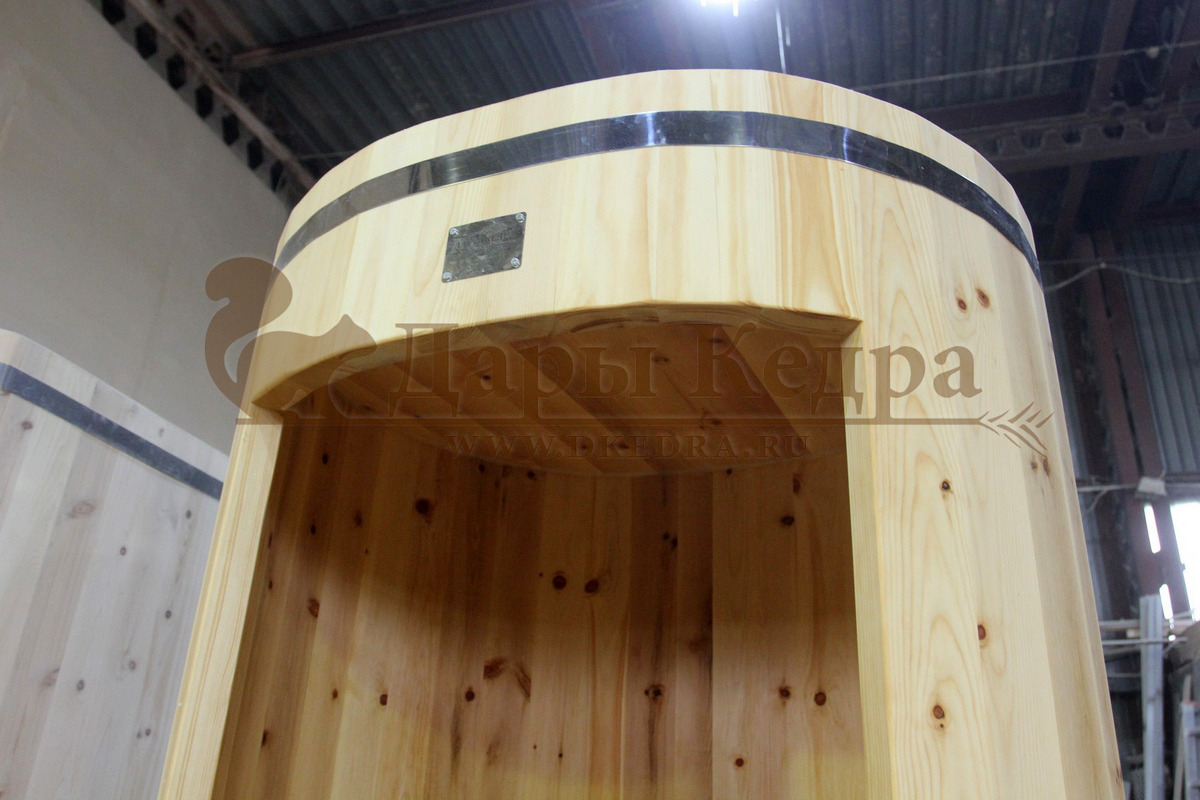 Деревянная круглая (овальная) душевая кабина из кедра